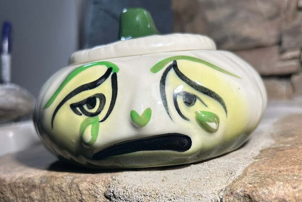 Anthropomorphic Crying Onion Kitschy 1950’s Grannycore Jar Deforest Pottery Vtg